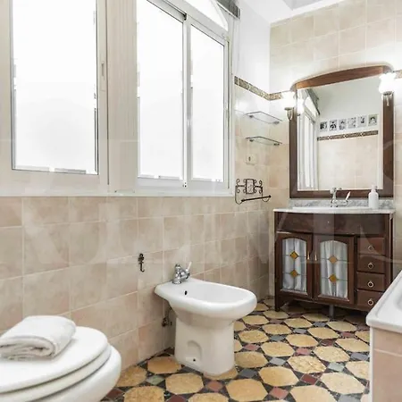 Charming With Private Patio By Rems