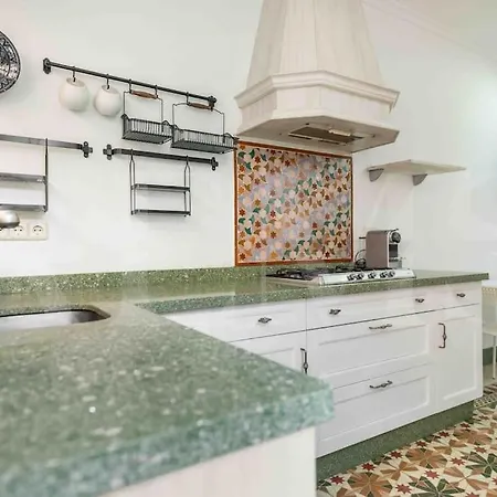 Apartment Charming With Private Patio By Rems *