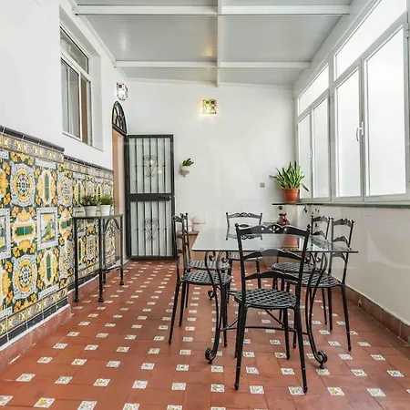 Charming With Private Patio By Rems Apartment