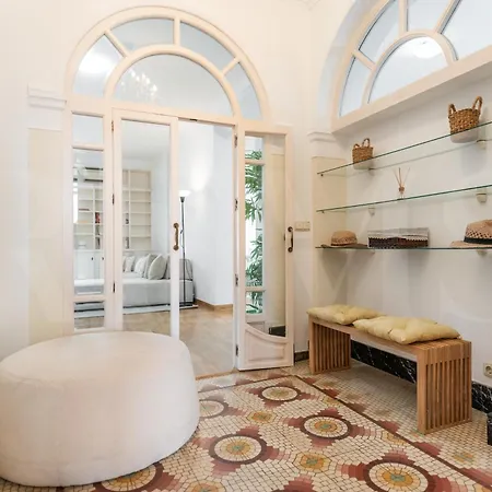 Charming With Private Patio By Rems