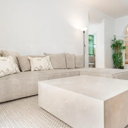 Apartment Charming With Private Patio By Rems *