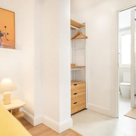 Apartment Charming With Private Patio By Rems Malaga